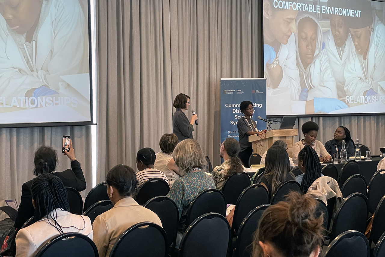 Kristy Winkler and Atondaho Ramudzuli and of Eh!woza and the University of Cape Town co-presented on bridging the gap between theory and practice in science communication.